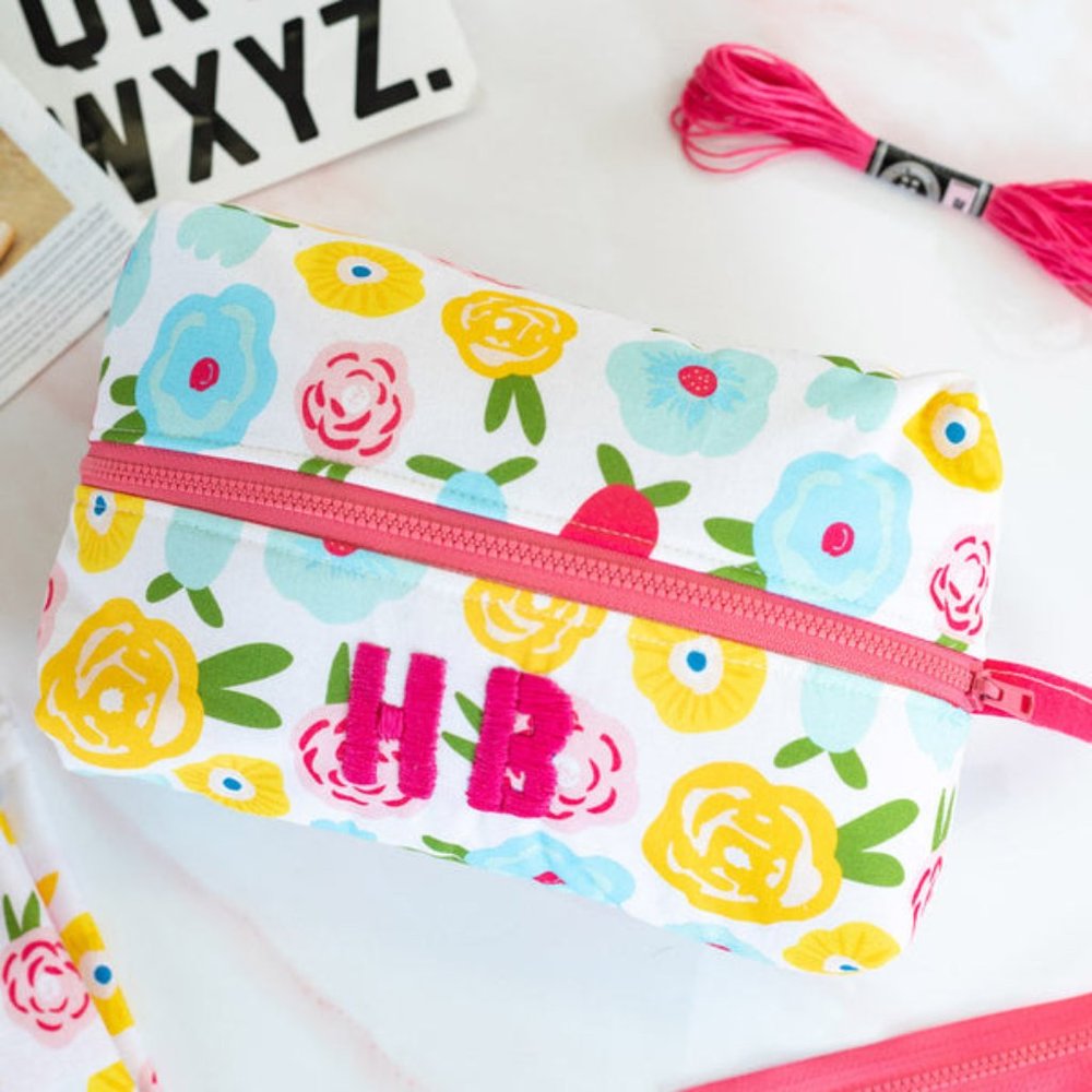 ❤️  Makeup Bag Embroidery Kit